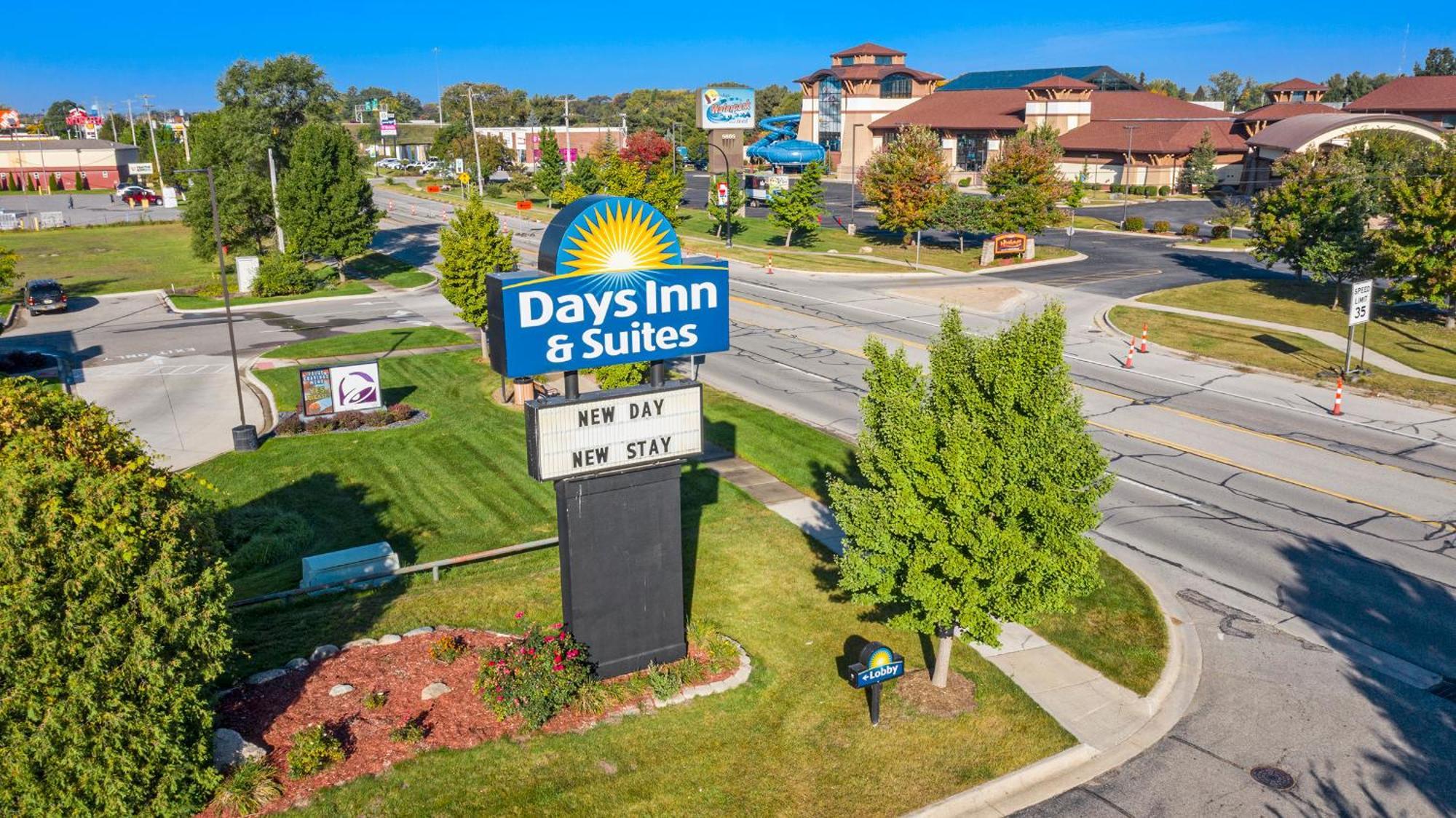 מאונט פלזנט Days Inn & Suites By Wyndham Mt Pleasant מראה חיצוני תמונה